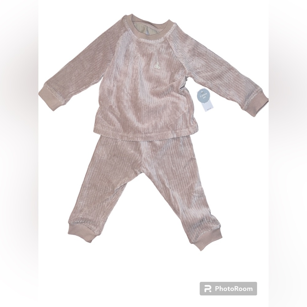 Gap, 18-24 months, lavender/ mauve color two piece set.